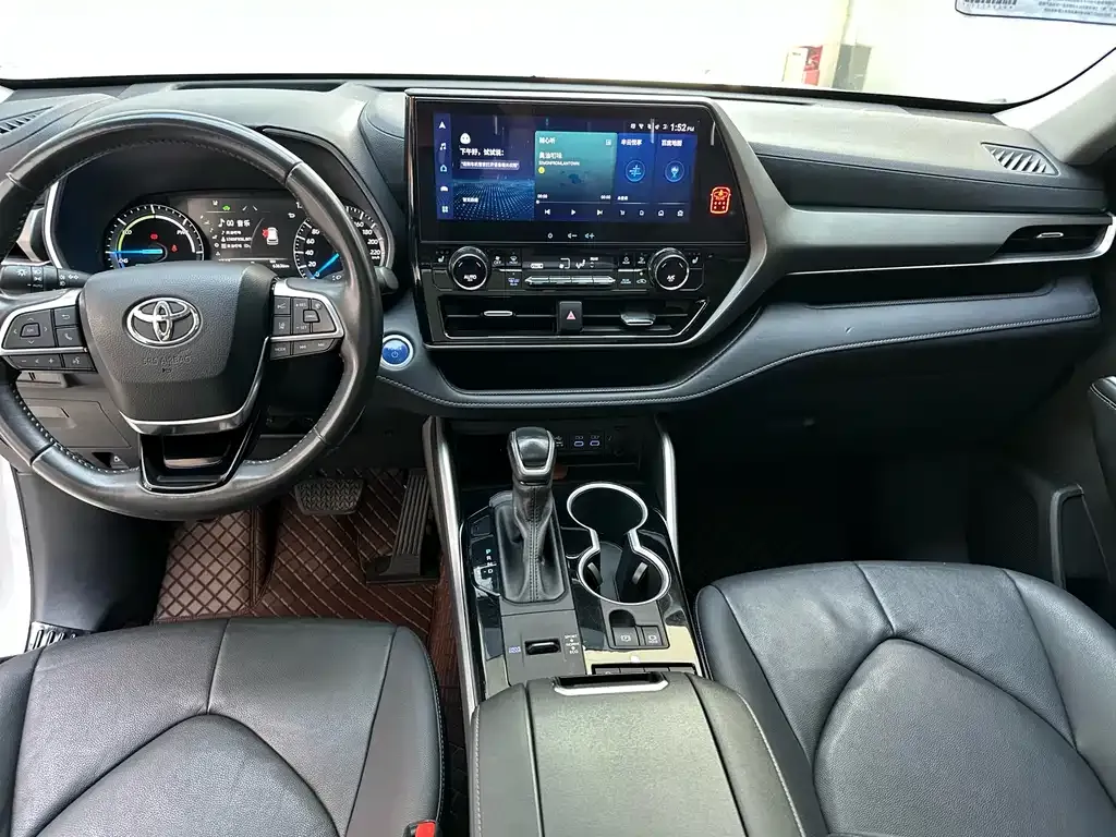 Toyota Highlander — фото 10