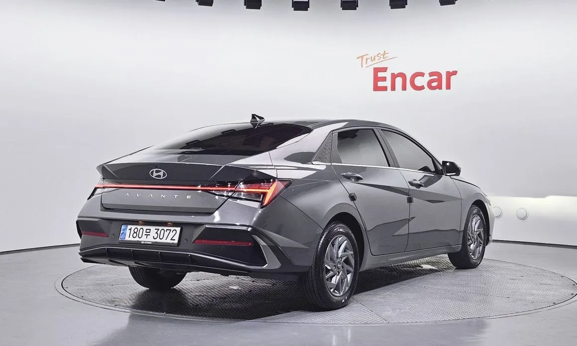 Hyundai AVANTE — фото 2
