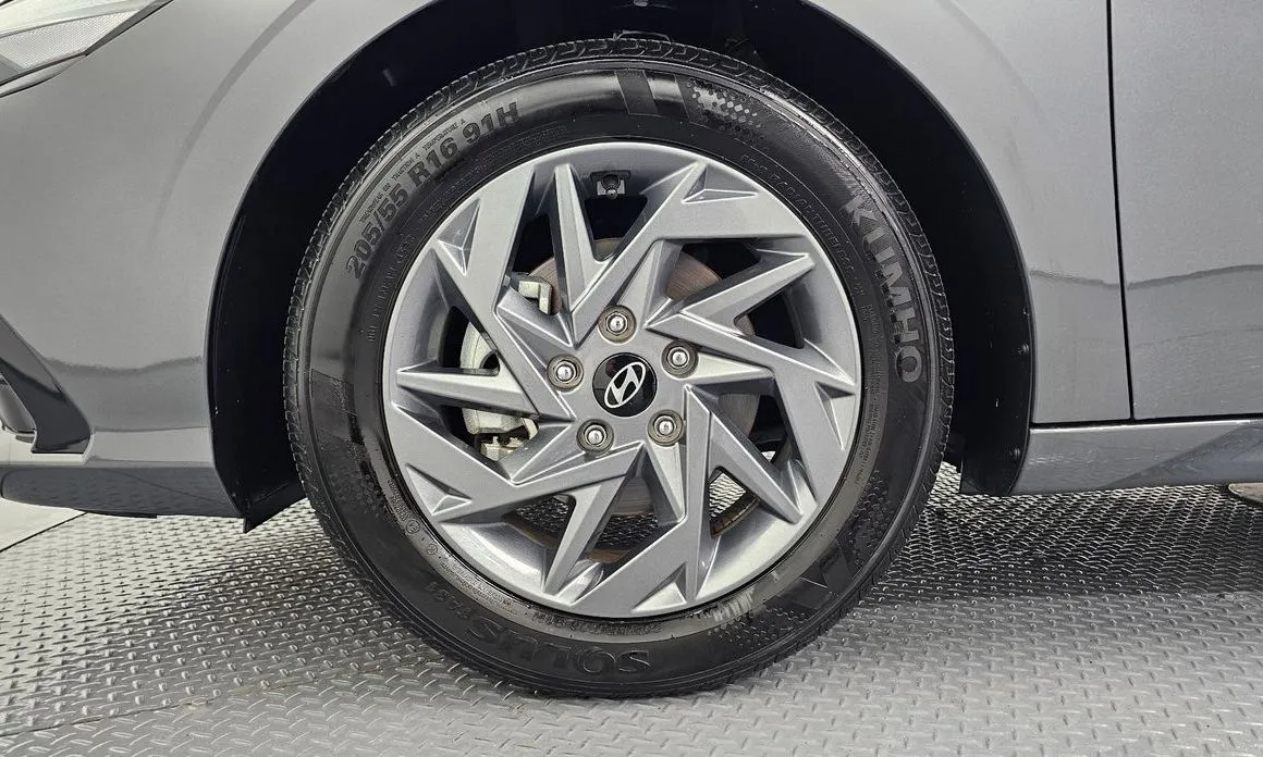Hyundai AVANTE — фото 8