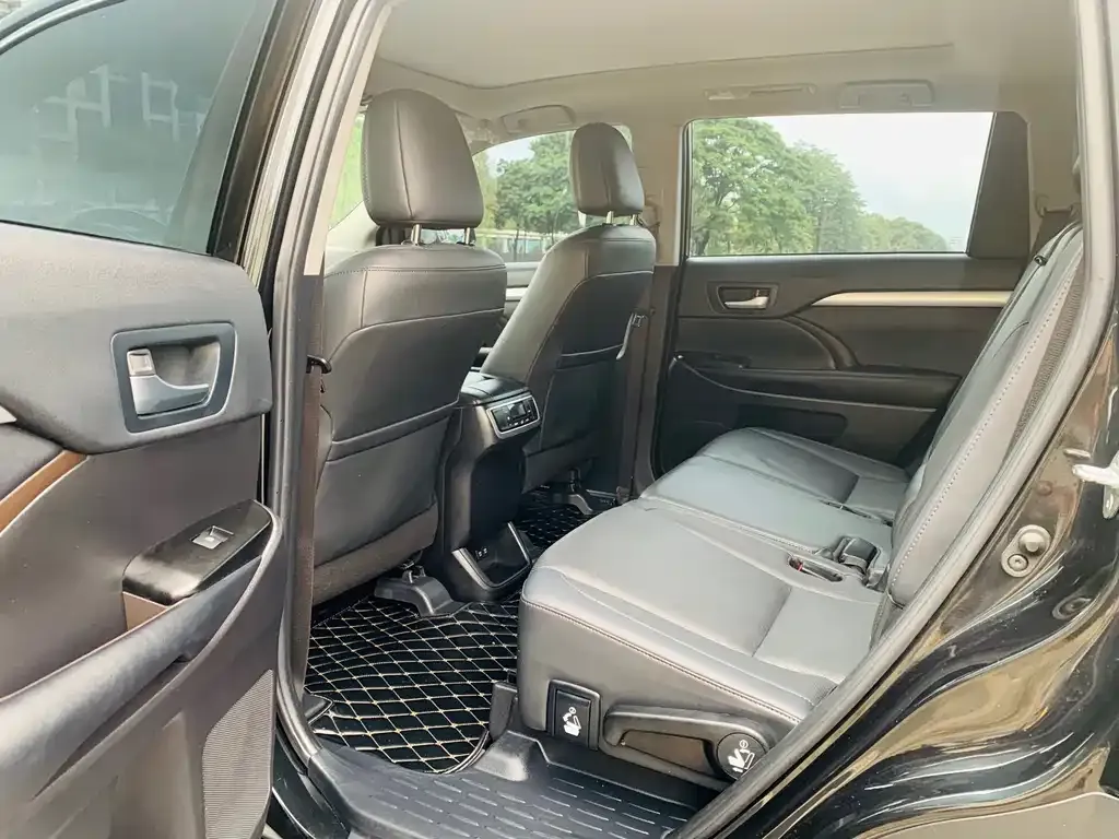 Toyota Highlander 2021 из CN, фото 2