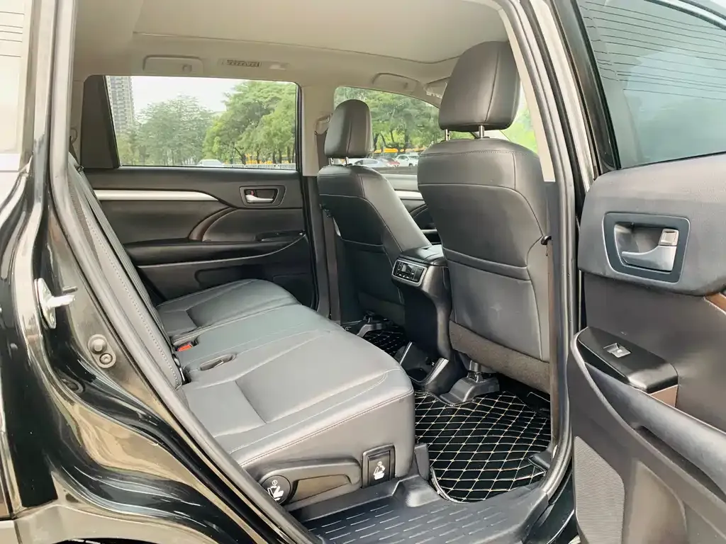 Toyota Highlander 2021 из CN, фото 5