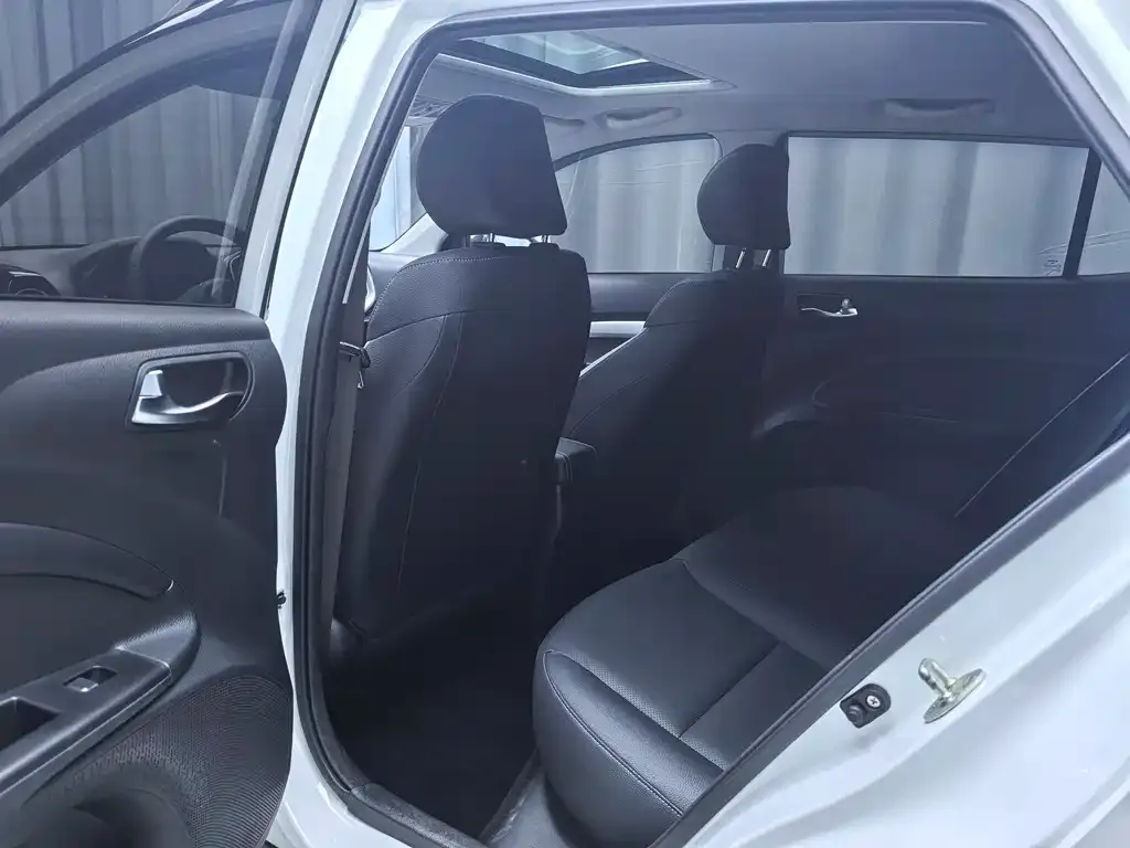 Kia KX1 2022 из CN, фото 8