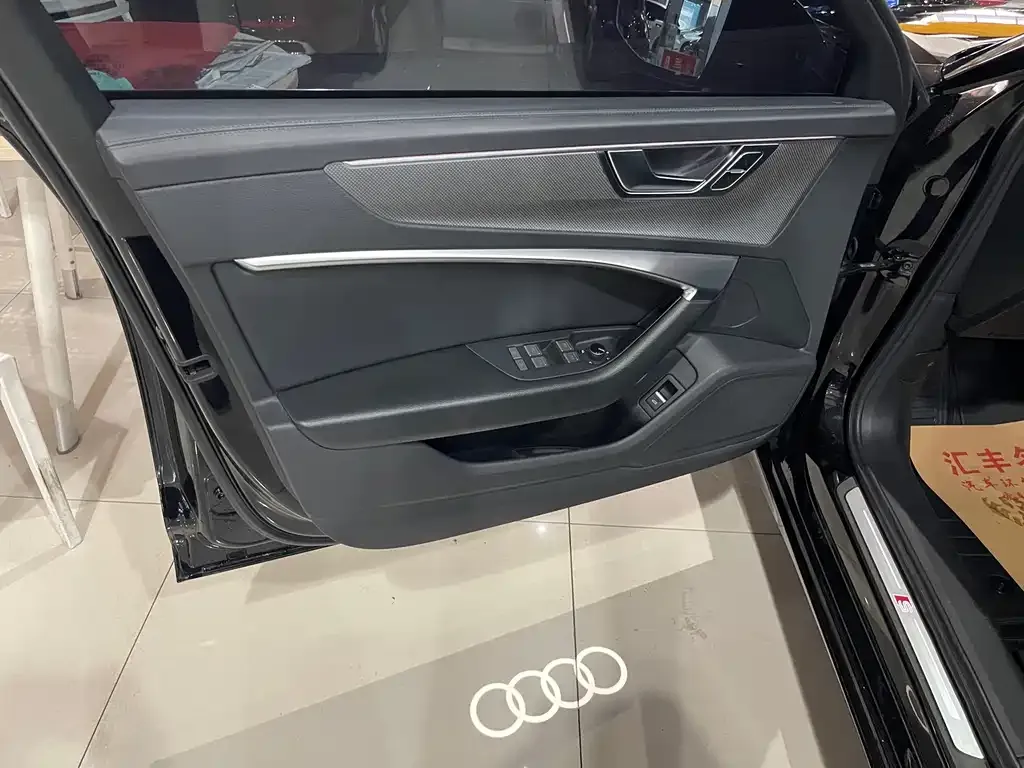Audi A6L — фото 2