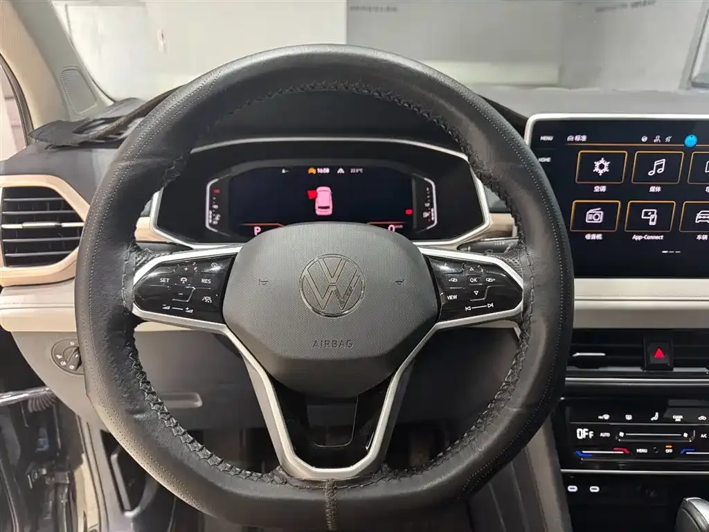 Volkswagen Tharu — фото 9