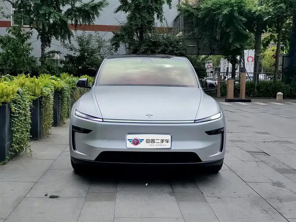 Tesla Model Y — фото 5