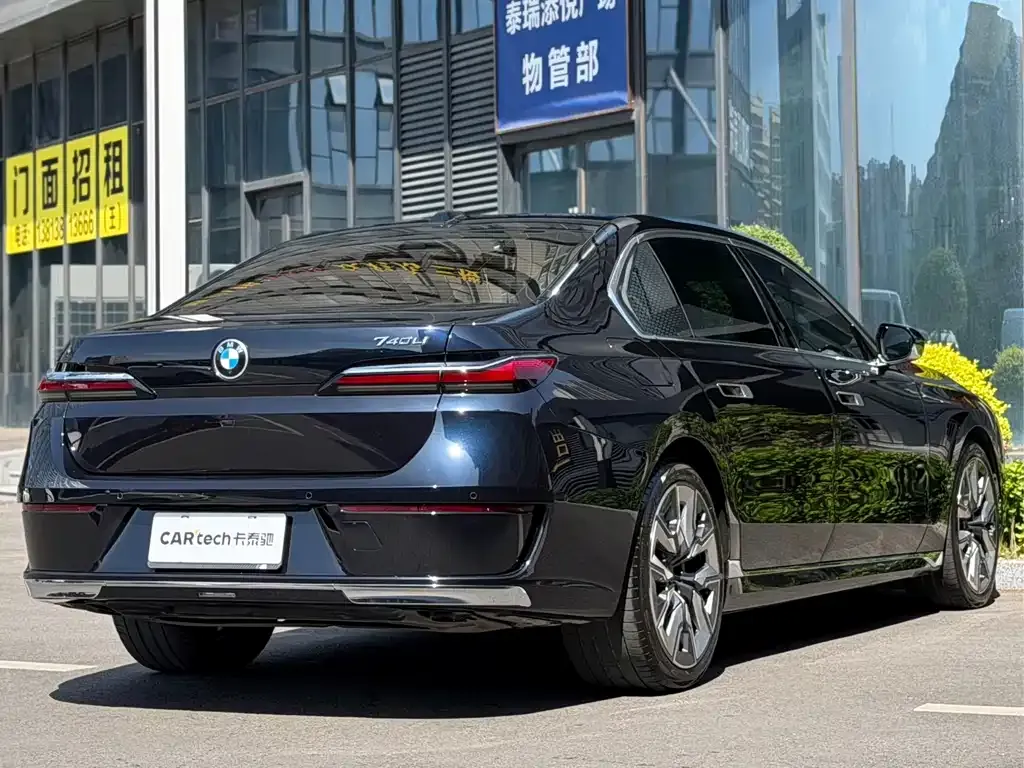 BMW 7 Series 2023 из CN, фото 7