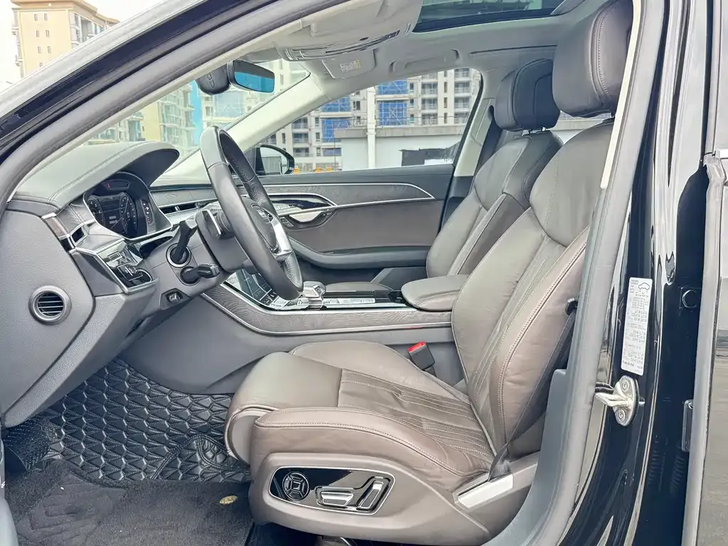 Audi A8 2023 из CN, фото 10