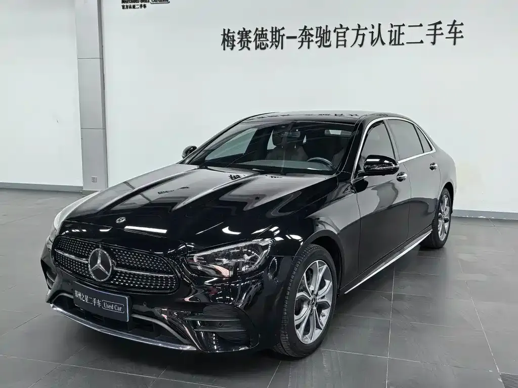 Mercedes-Benz E-Class — фото 1