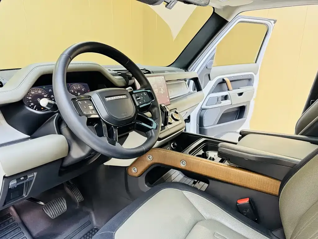 Land Rover Defender — фото 10