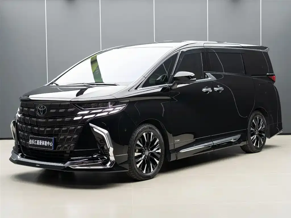 Toyota Alphard — фото 9