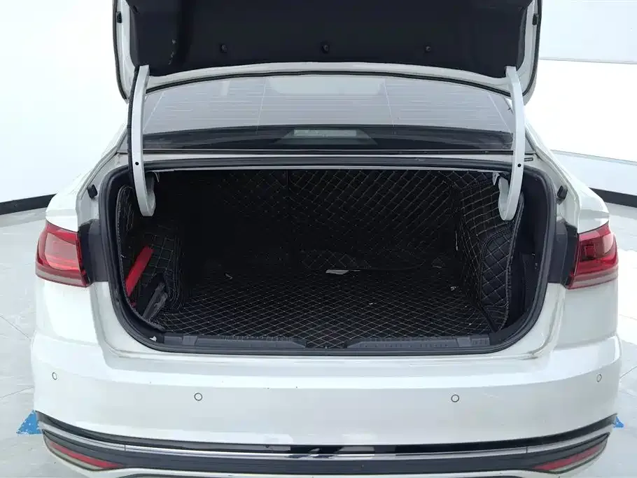 Volkswagen Bora 2024 из CN, фото 8
