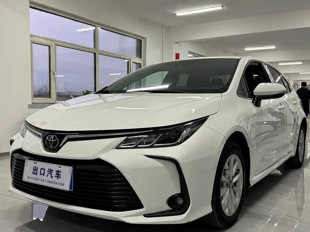 Toyota Corolla — фото 1