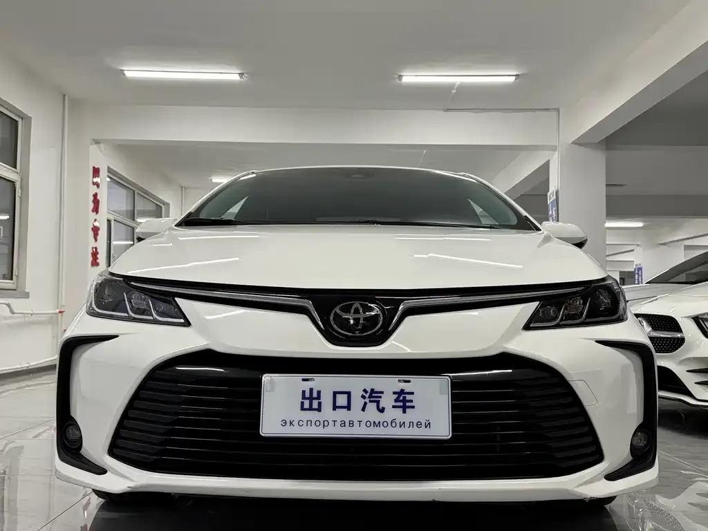 Toyota Corolla — фото 7