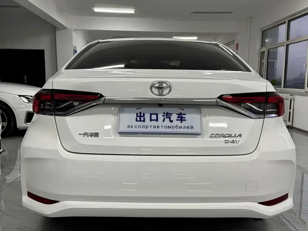 Toyota Corolla — фото 2