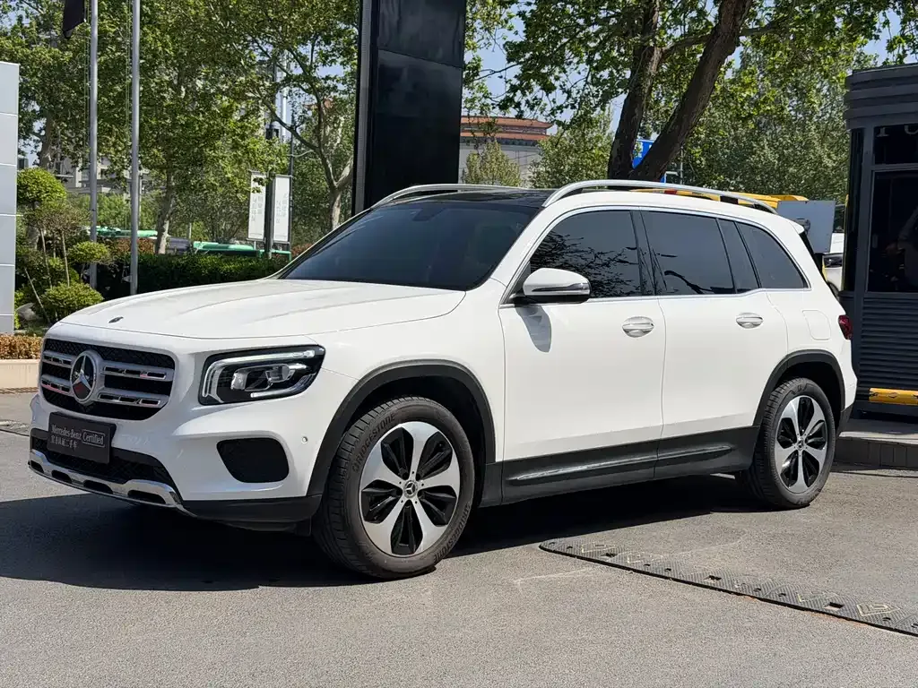 Mercedes-Benz GLB — фото 1