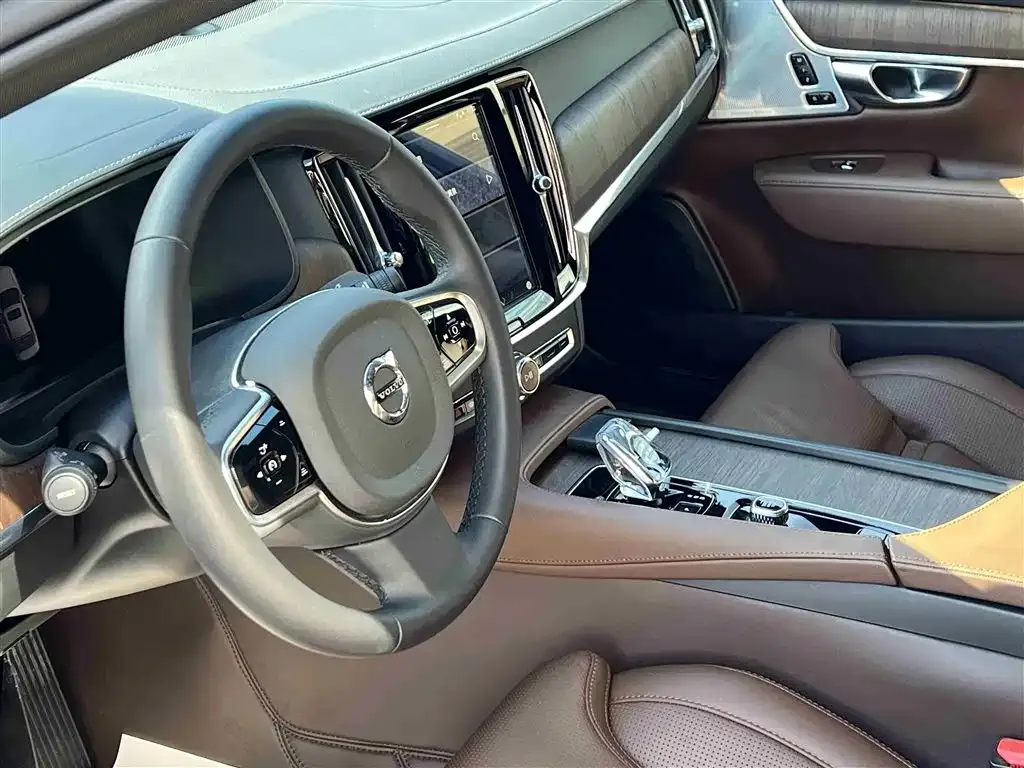 Volvo S90 — фото 8