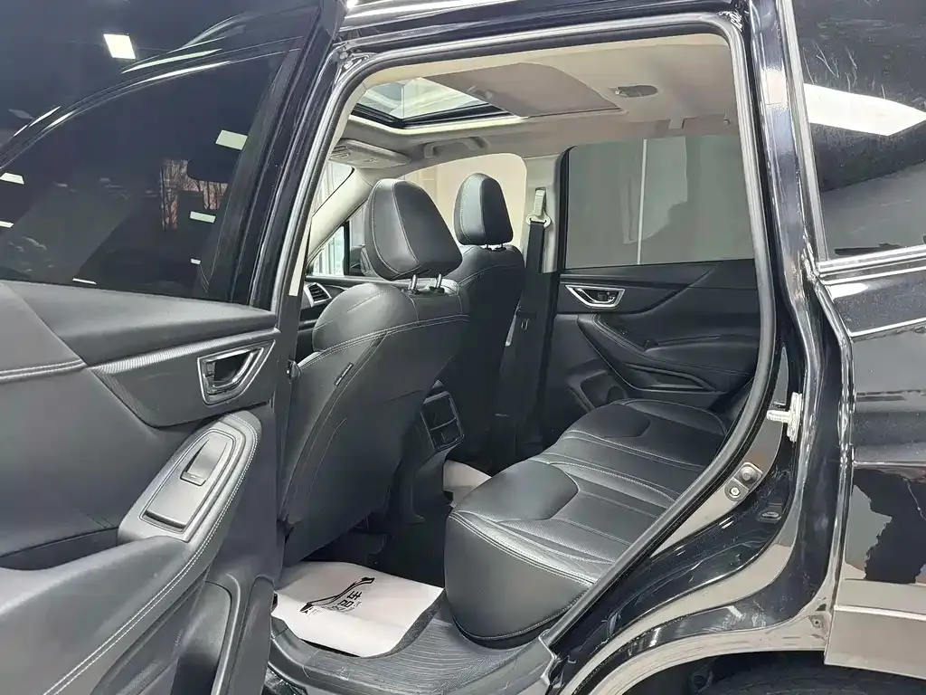 Subaru Forester 2021 из CN, фото 2