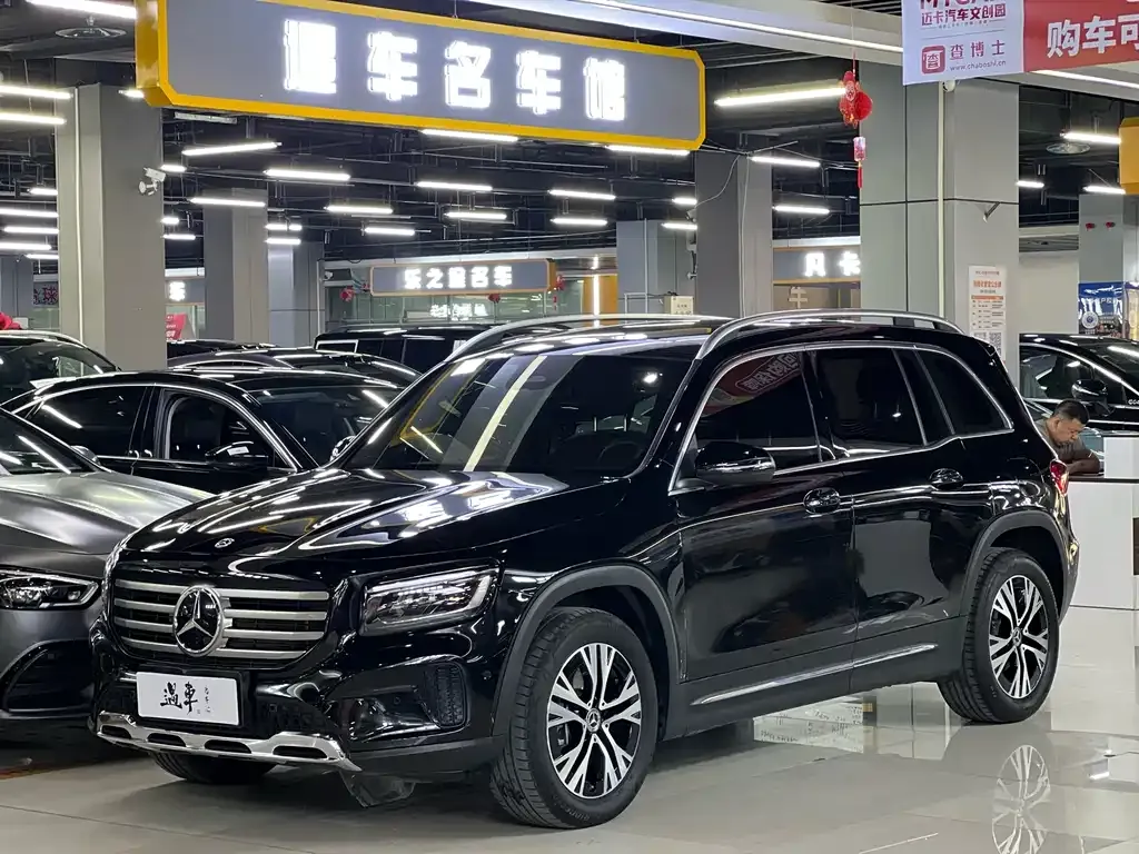 Mercedes-Benz GLB — фото 1