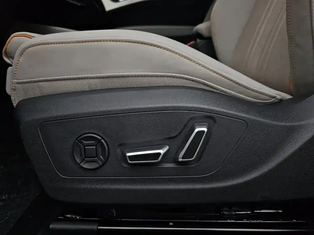 Audi Q5 e-tron 2025 из CN, фото 5