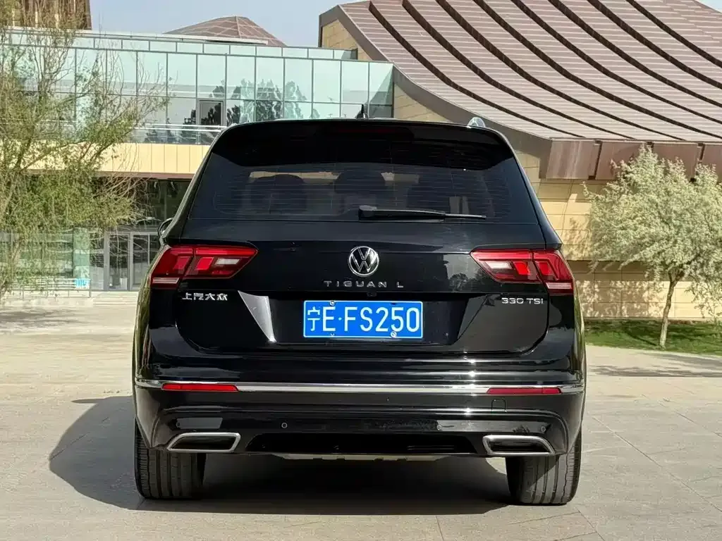 Volkswagen Tiguan L — фото 4