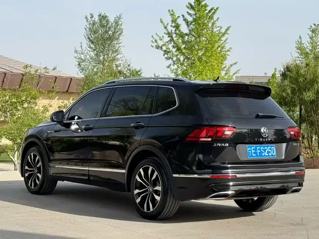 Volkswagen Tiguan L — фото 6