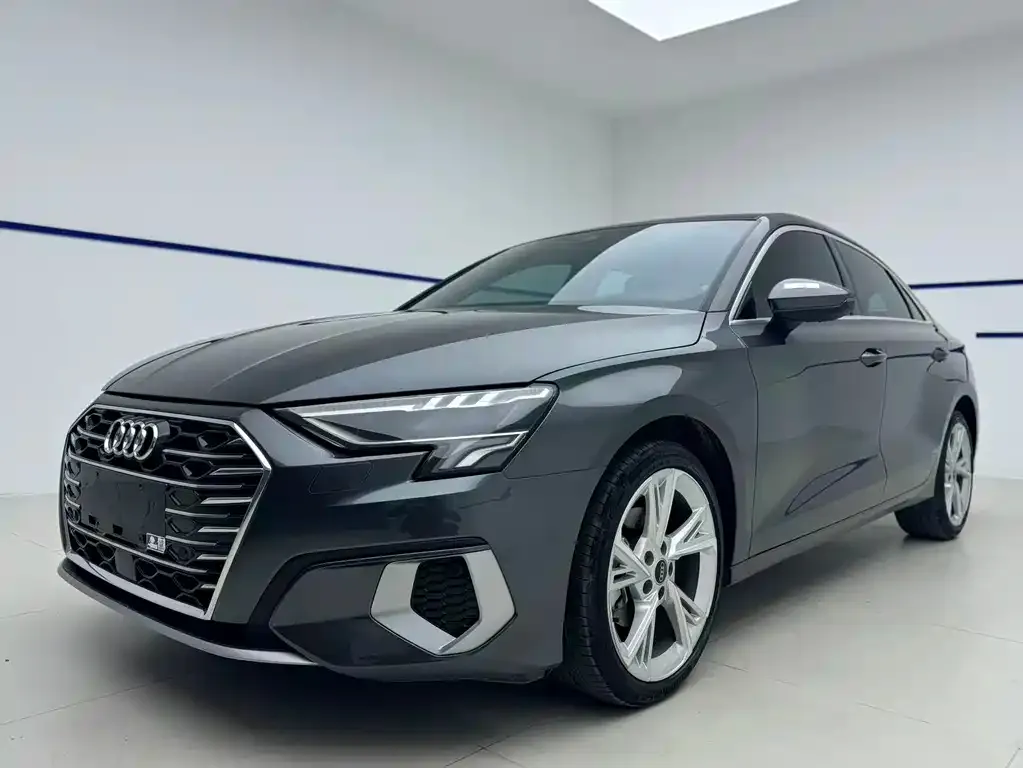 Audi A3 — фото 1