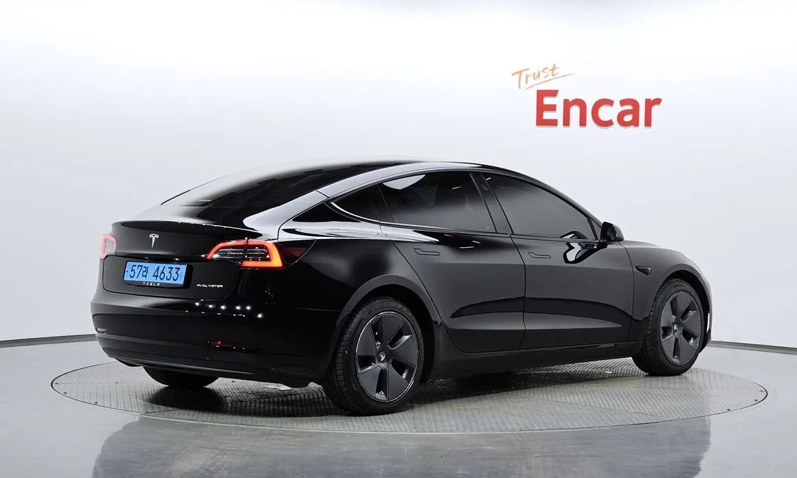 Tesla Model 3 — фото 8
