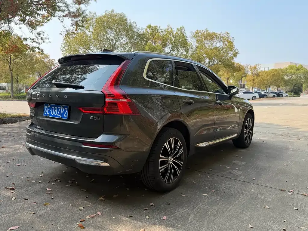 Volvo XC60 — фото 10