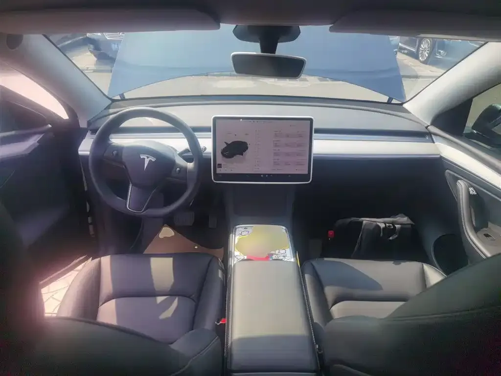 Tesla Model Y — фото 3