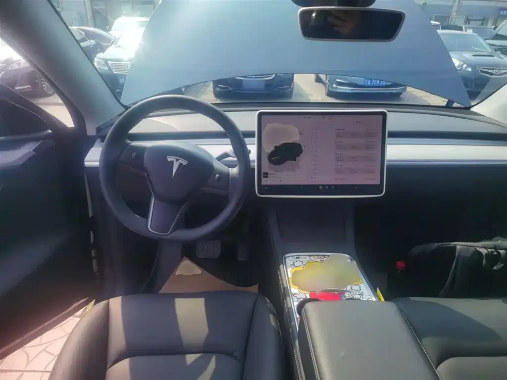 Tesla Model Y — фото 9