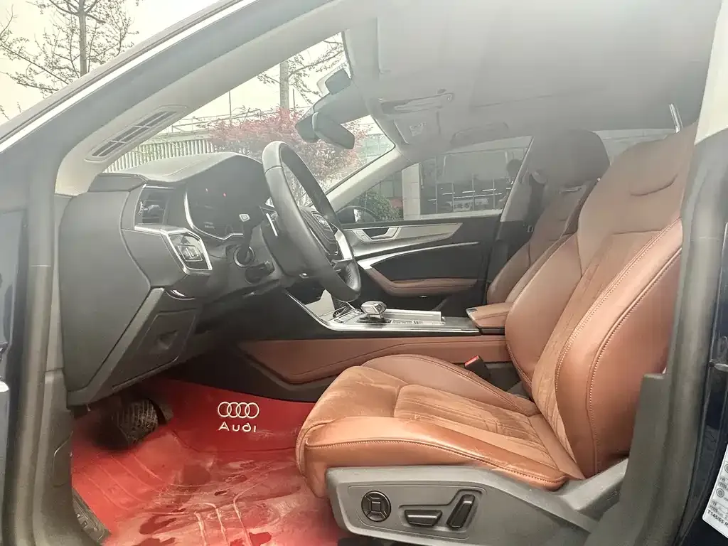 Audi A7L — фото 3