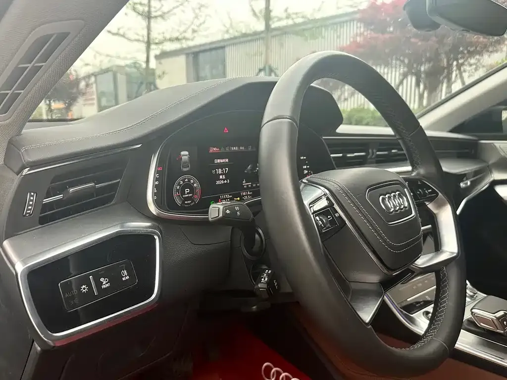 Audi A7L — фото 8