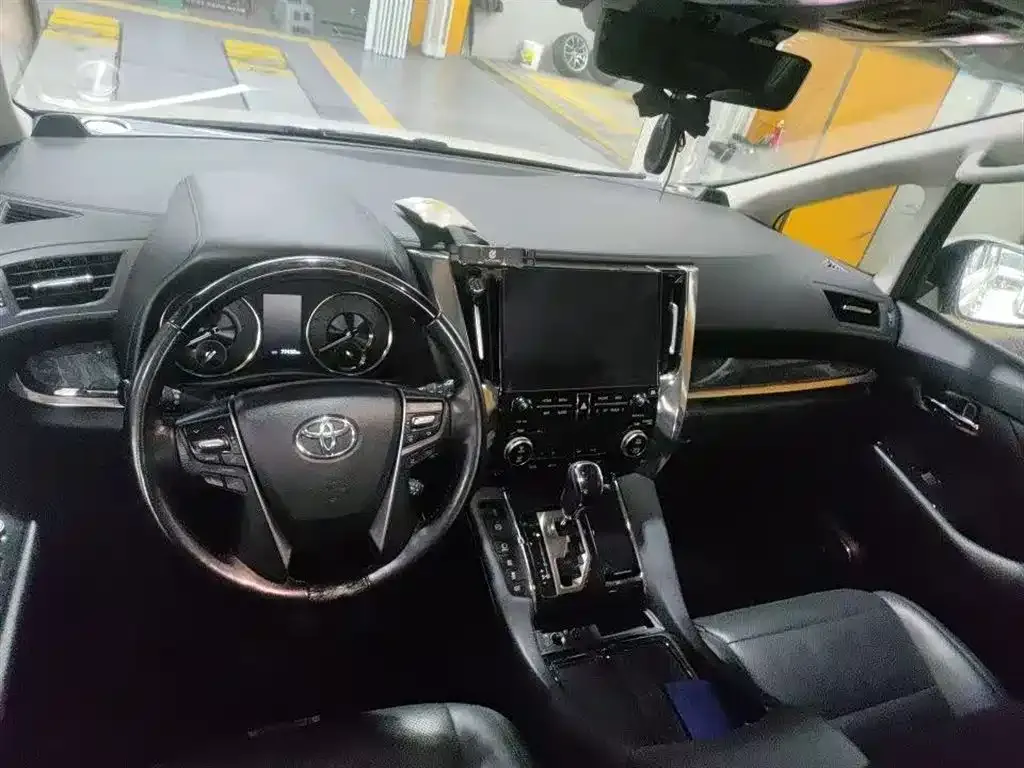 Toyota Vellfire 2021 из CN, фото 2