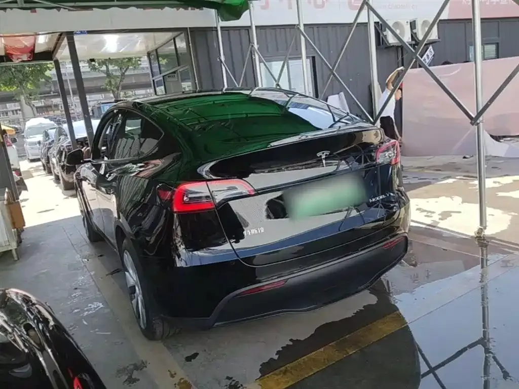 Tesla Model Y — фото 9