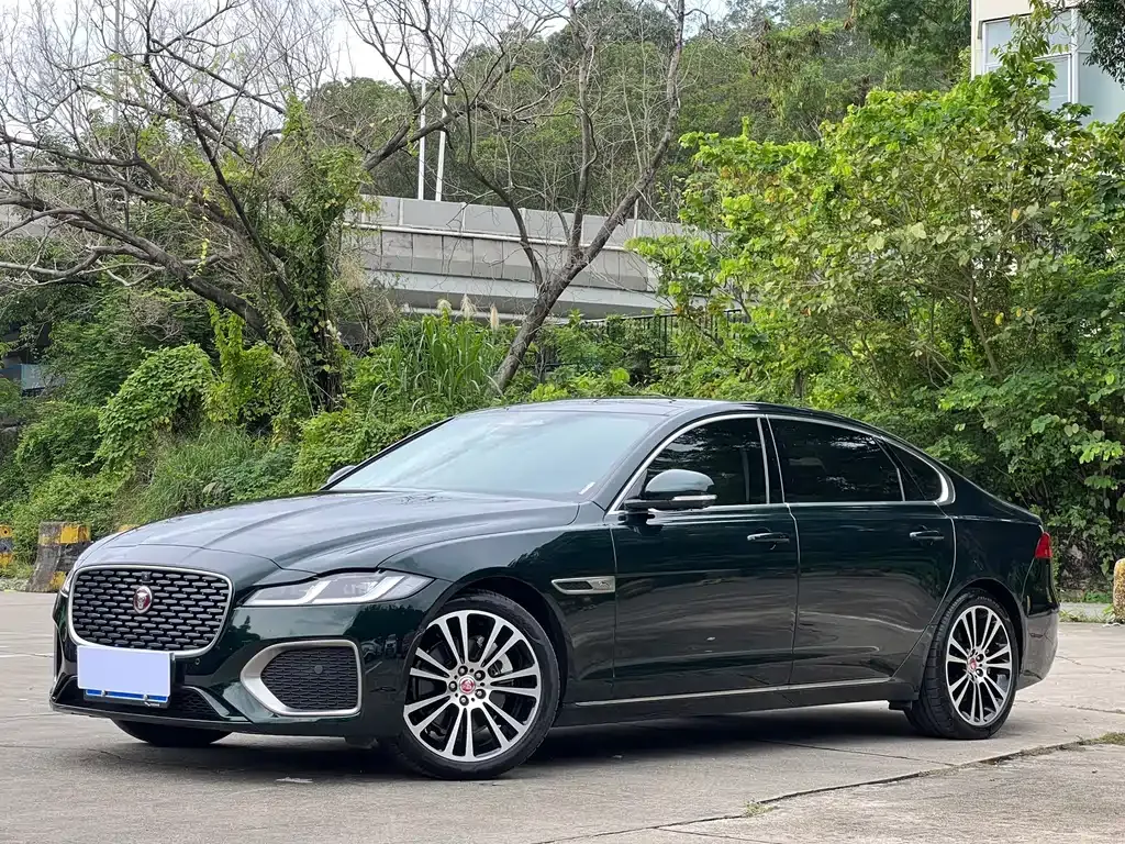 Jaguar XFL — фото 1