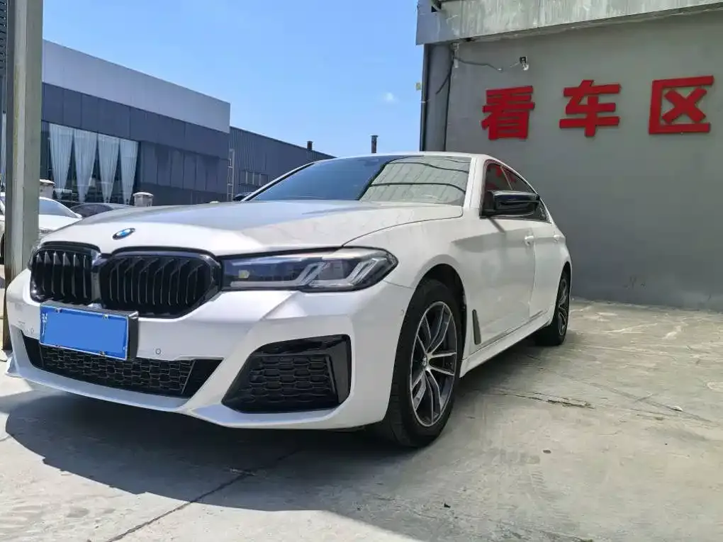 BMW 5 Series — фото 1