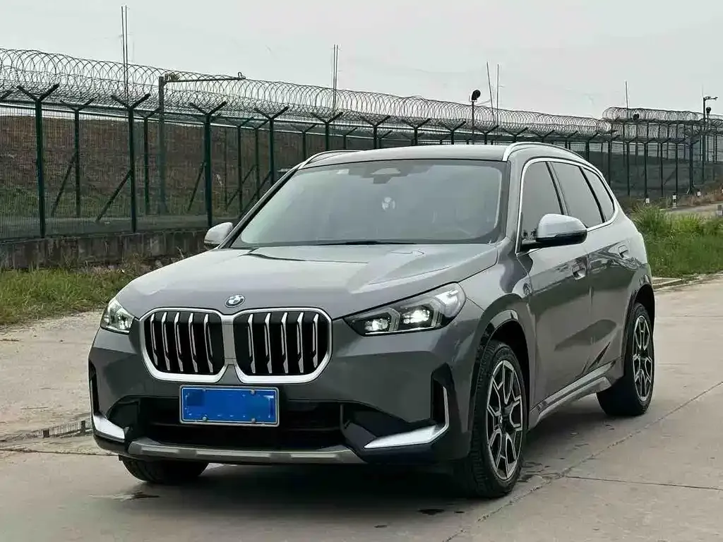 BMW X1 — фото 1