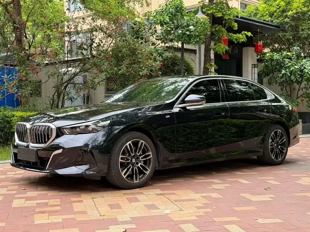 BMW 5 Series — фото 4
