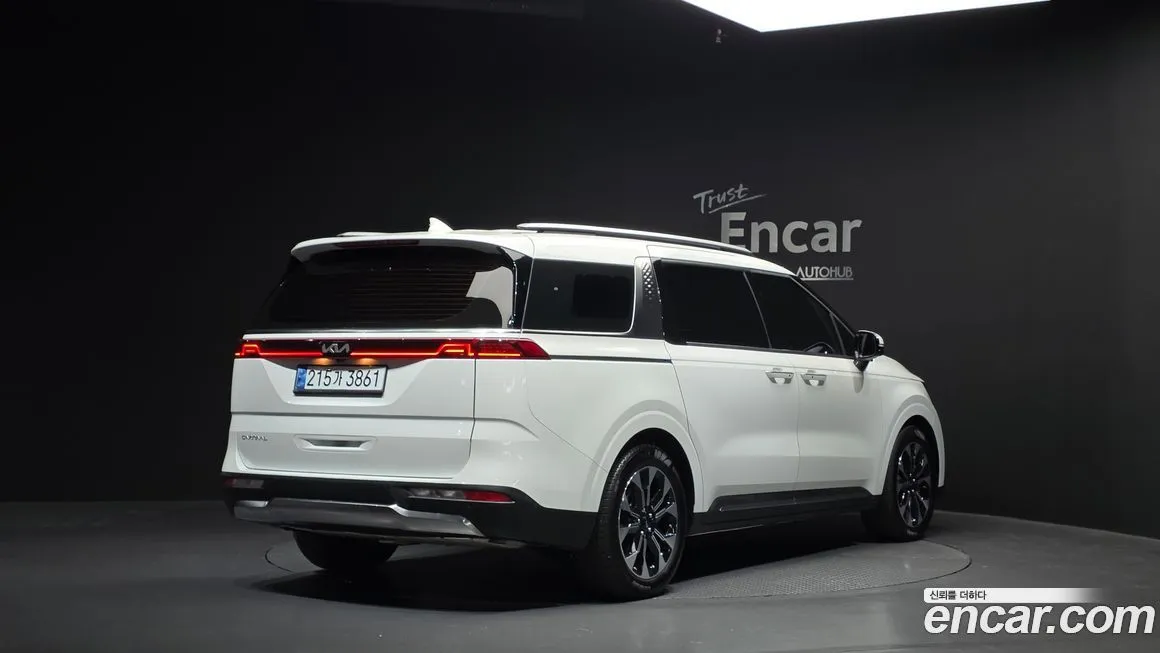 Kia Carnival — фото 5