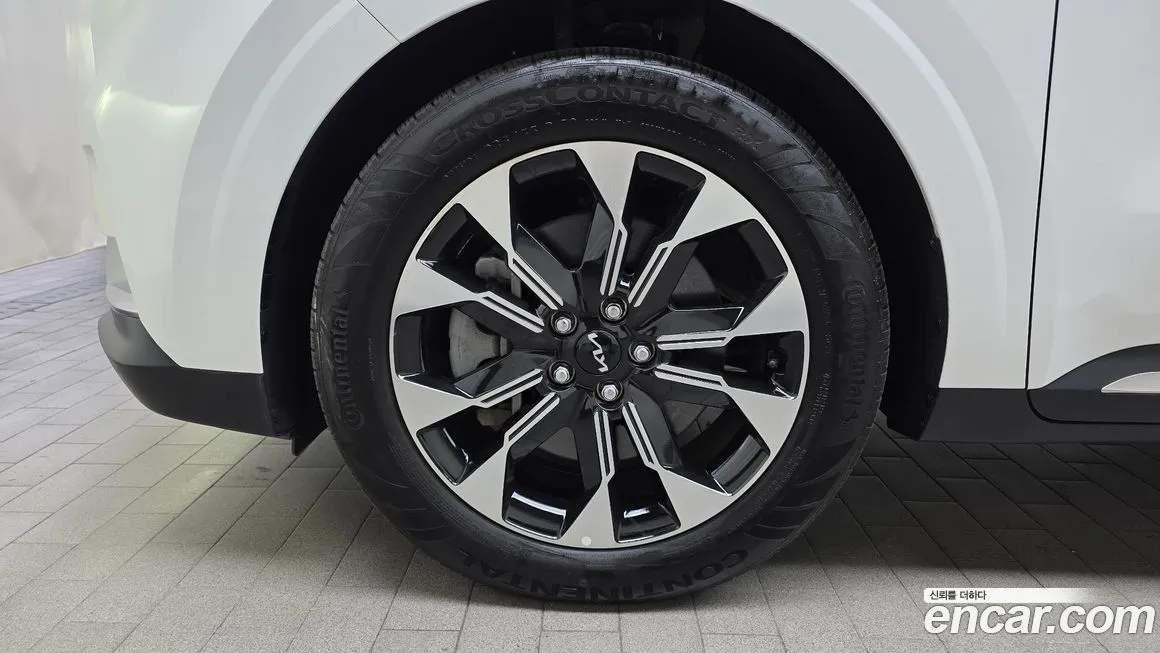 Kia Carnival — фото 10