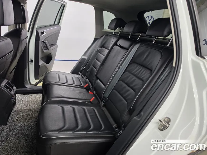 Volkswagen Tiguan — фото 7