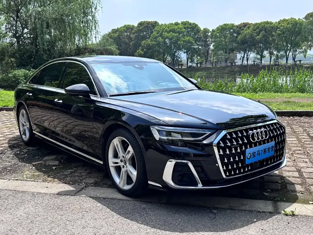 Audi A8 — фото 7
