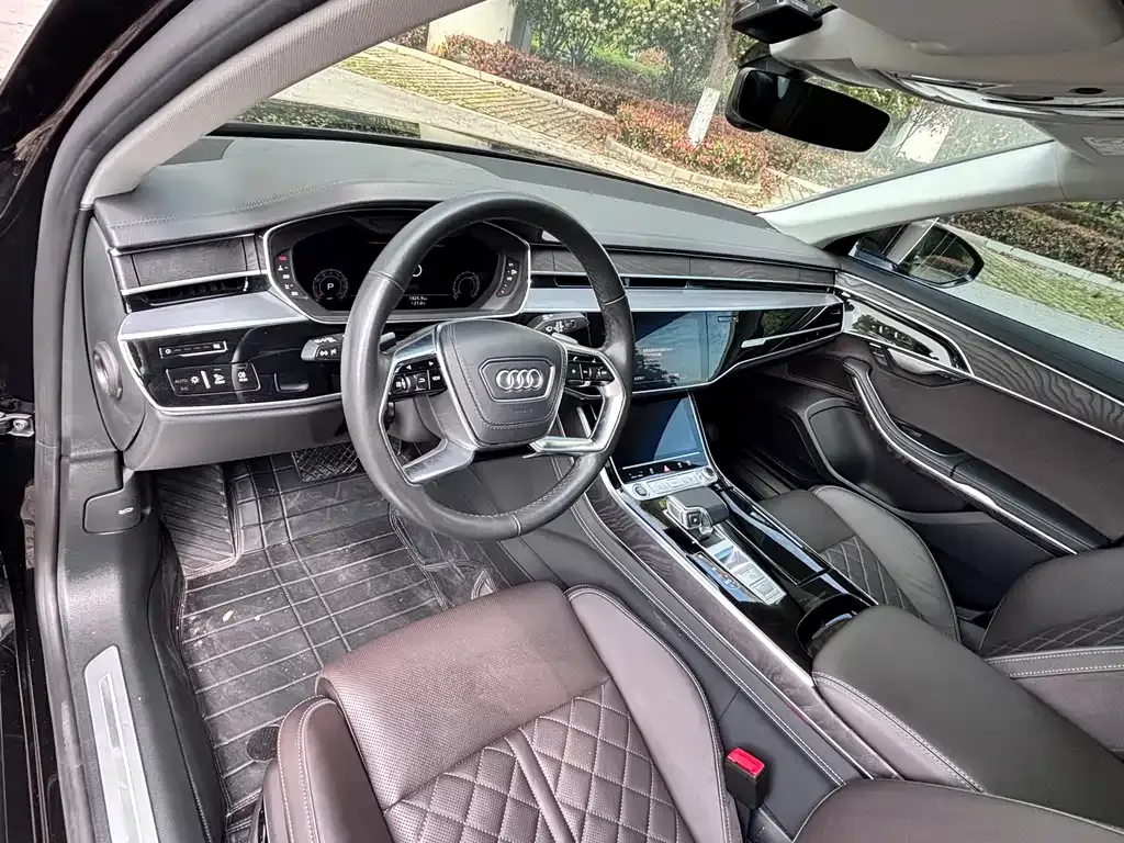 Audi A8 — фото 4