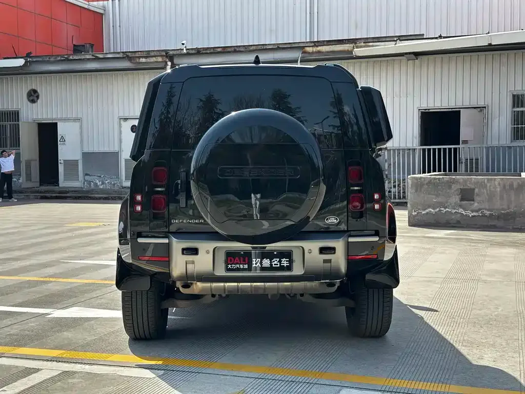 Land Rover Defender — фото 7