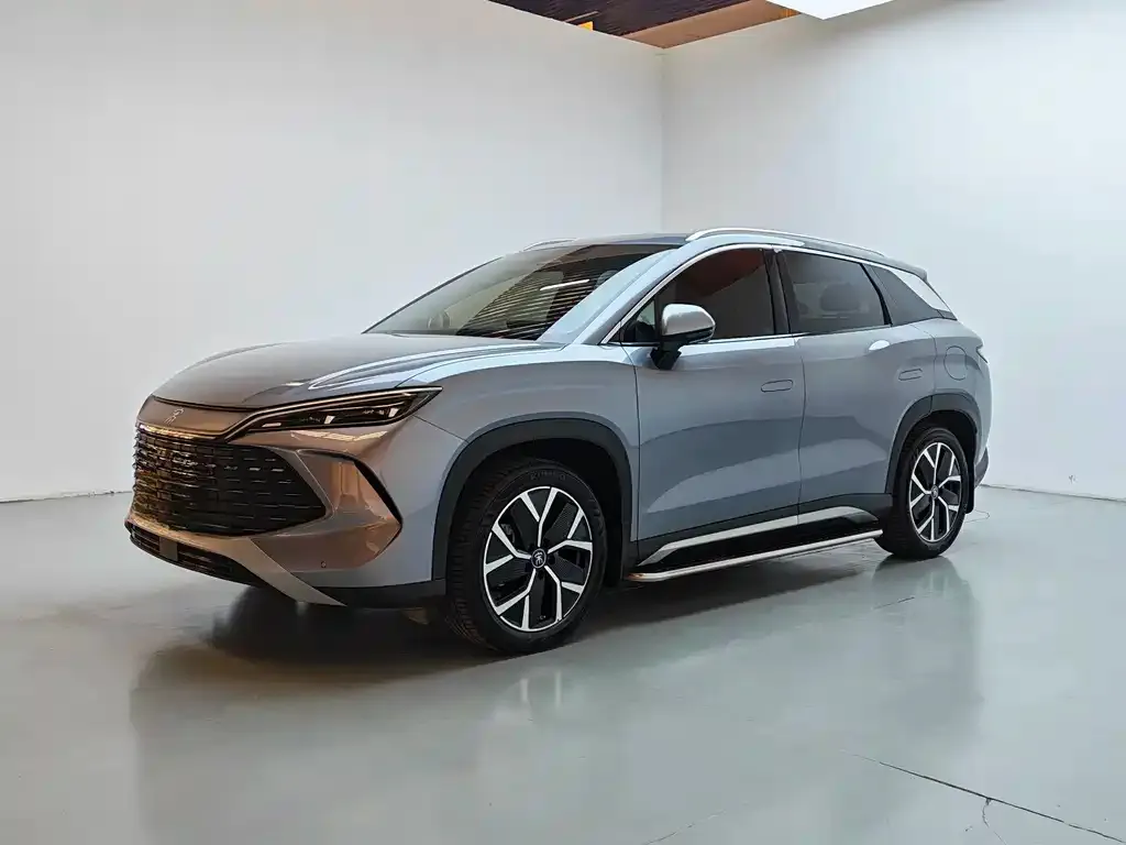 BYD L DM-i — фото 1