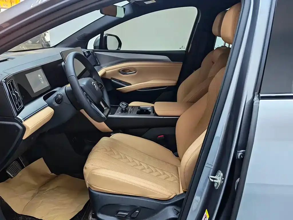 BYD L DM-i — фото 8