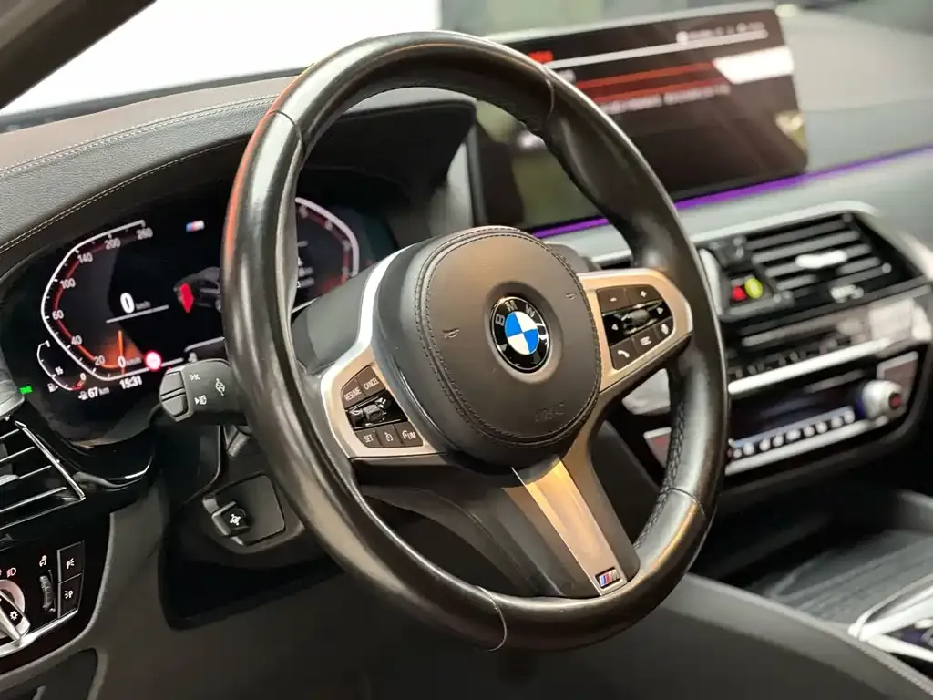BMW 5 Series — фото 7