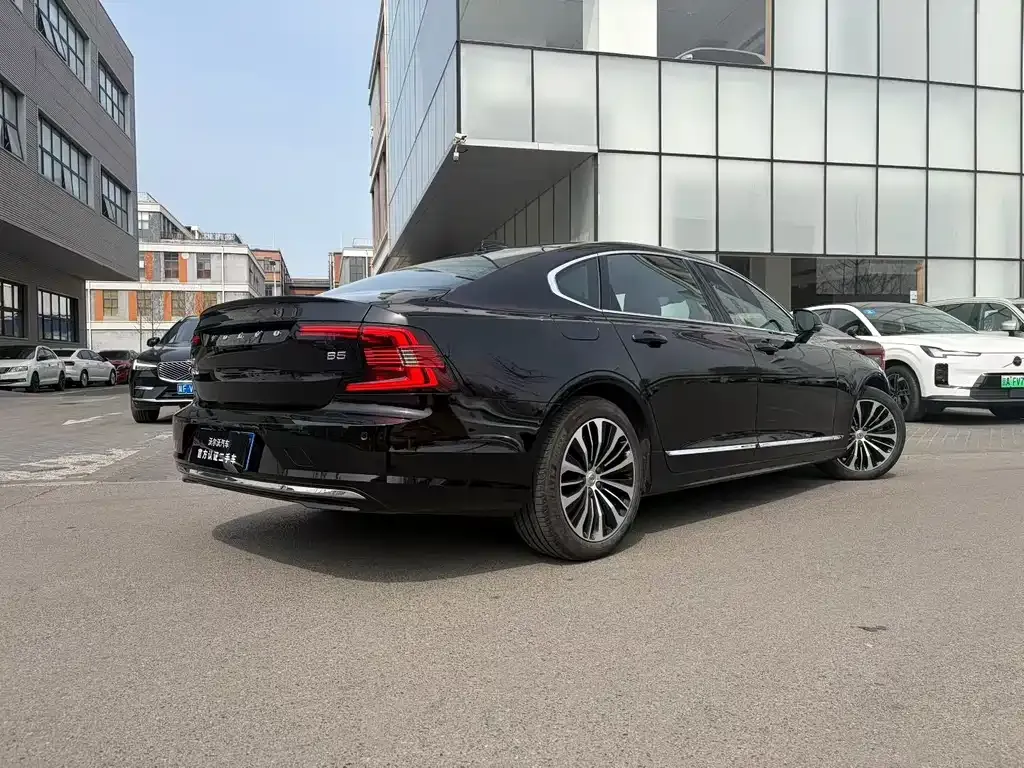 Volvo S90 — фото 5