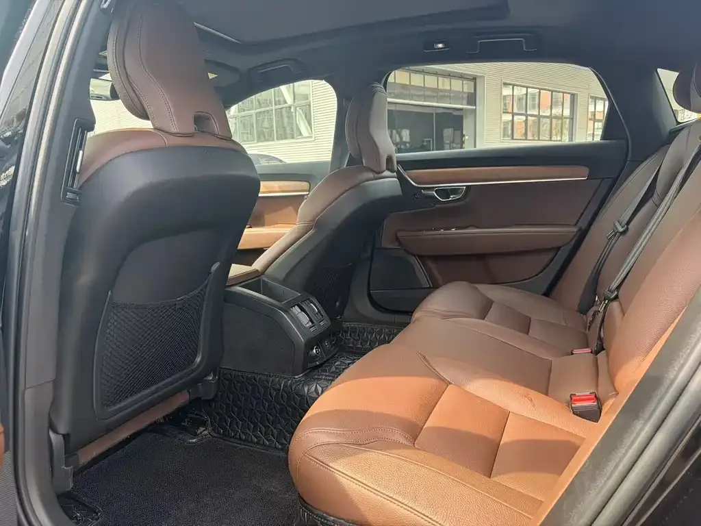 Volvo S90 — фото 3