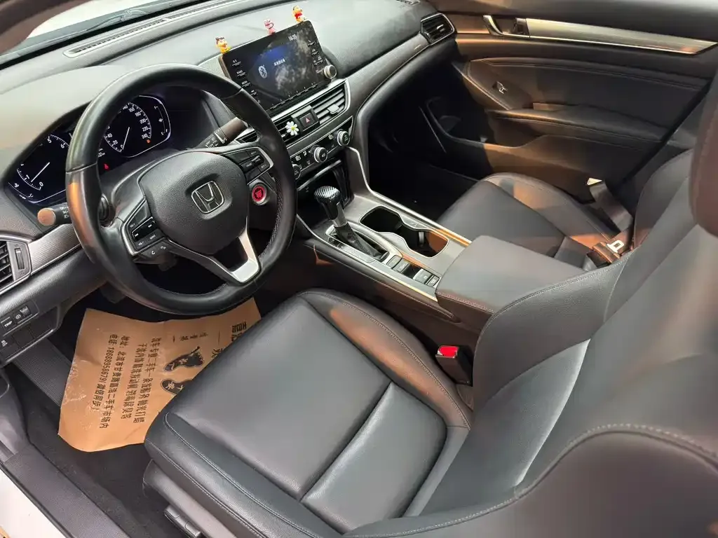 Honda Accord — фото 8